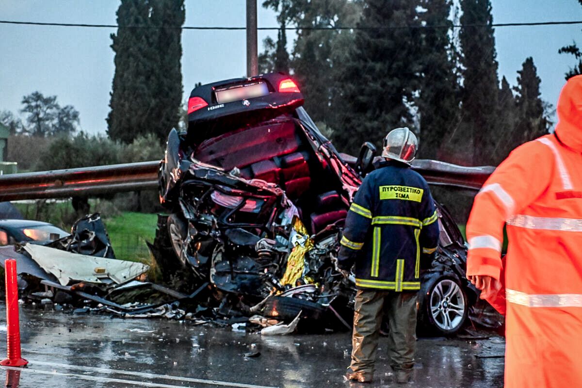 «Έτρεχε και ξαφνικά άλλαξε λωρίδα», λέει ο οδηγός του λεωφορείου για το τροχαίο με τον 25χρονο στην Πατρών – Πύργου