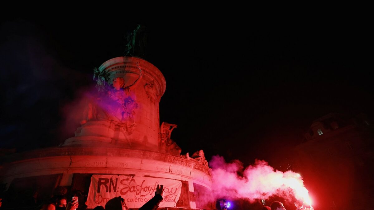 Ζαν Μαρί Λε Πεν: Βγήκαν στους δρόμους της Γαλλίας για να πανηγυρίσουν τον θάνατό του