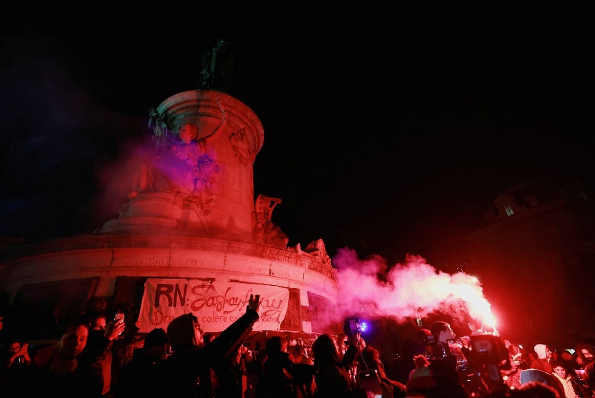 Ζαν Μαρί Λε Πεν: Βγήκαν στους δρόμους της Γαλλίας για να πανηγυρίσουν τον θάνατό του