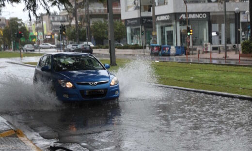 Καιρός αύριο: Συννεφιά με τοπικές βροχές και καταιγίδες – Έως τους 19 βαθμούς η θερμοκρασία