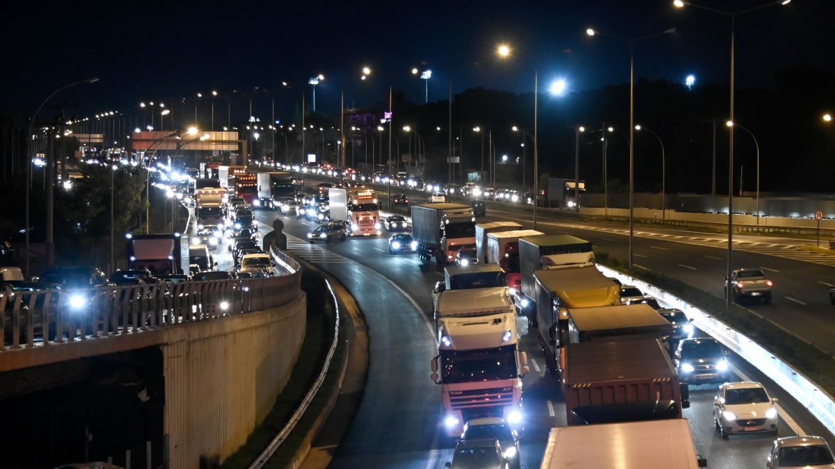 Κίνηση στους δρόμους: Τροχαίο με τραυματία στον Κηφισό – Καθυστερήσεις στο ρεύμα προς Λαμία