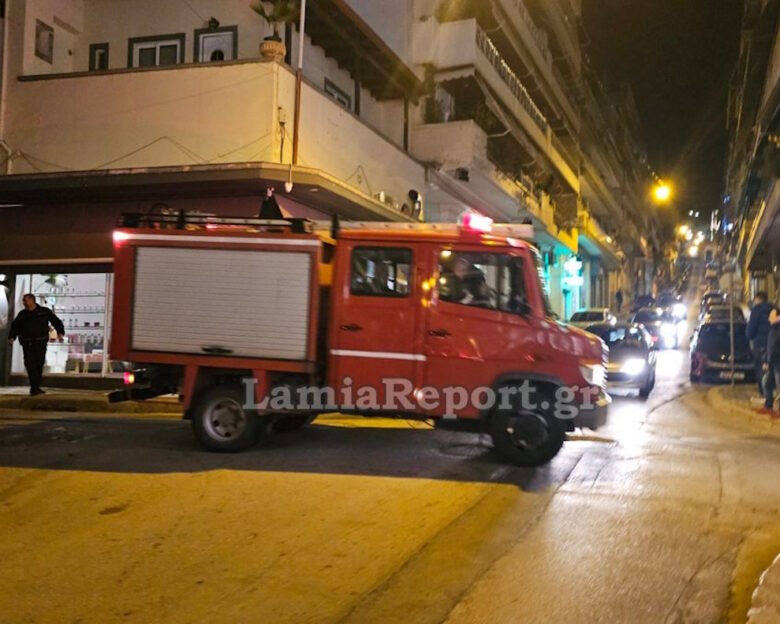 Λαμία: «Λαμπάδιασε» διαμέρισμα στο κέντρο της πόλης – Υπήρχε μέσα οικογένεια