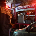 Μεγάλη φωτιά στη Νίκαια και φόβοι για εγκλωβισμένους