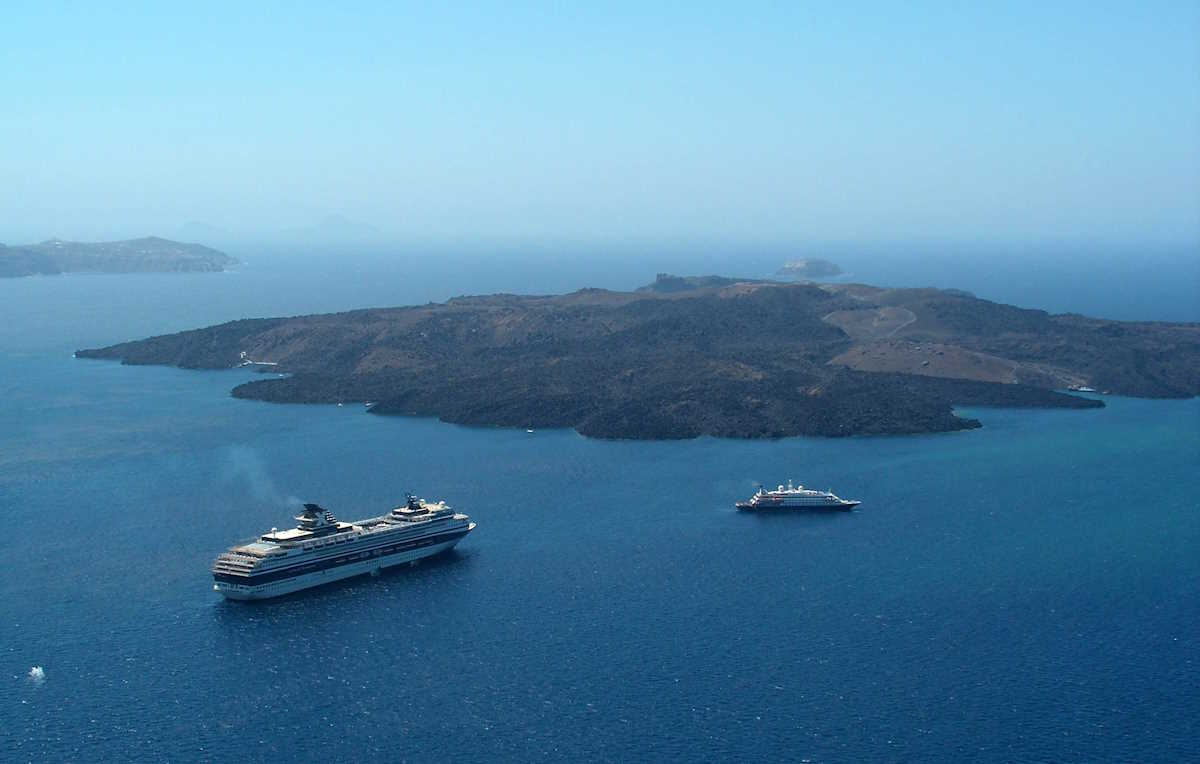 Σύσκεψη για το ηφαίστειο Σαντορίνης: Ήπια σεισμική δραστηριότητα