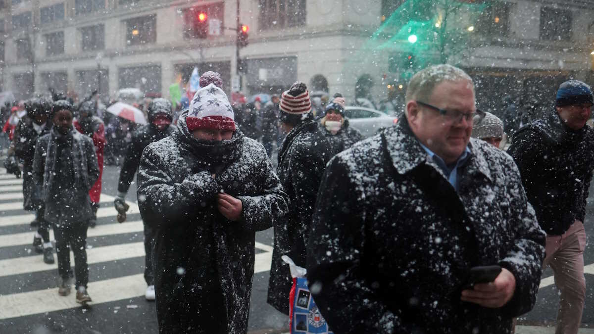 Σπάνια χιονοθύελλα σαρώνει τις νότιες ΗΠΑ – Στην κατάψυξη Πολιτείες από το Τέξας μέχρι και τη Φλόριντα