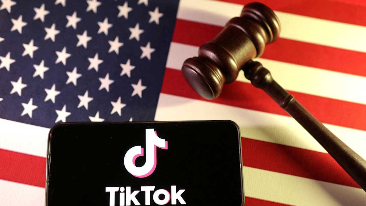 TikTok: «Τέχνασμα» χαρακτηρίζει ο Λευκός Οίκος την απειλή άμεσης διακοπής λειτουργίας του στις ΗΠΑ