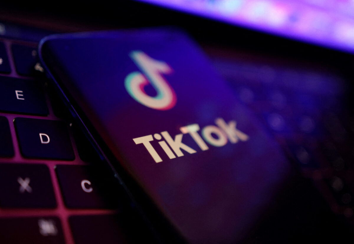 Το TikTok ευχαριστεί τον Ντόναλντ Τραμπ «που θα βρει λύση για να παραμείνει διαθέσιμο στις ΗΠΑ»