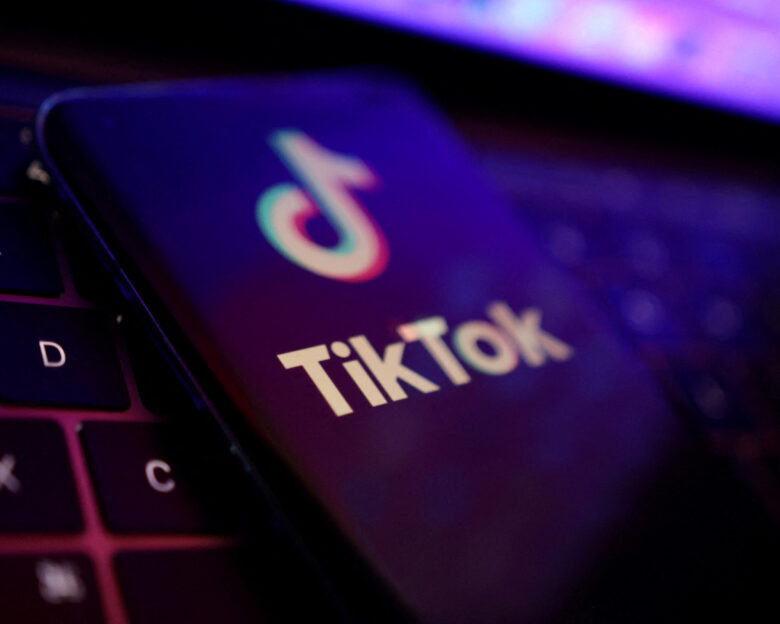 Το TikTok ευχαριστεί τον Ντόναλντ Τραμπ «που θα βρει λύση για να παραμείνει διαθέσιμο στις ΗΠΑ»