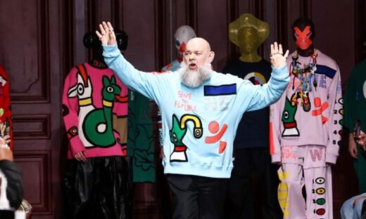 Walter Van Beirendonck: Ο κόσμος της μόδας φοβάται τον Τραμπ, λέει ο βέλγος σχεδιαστής