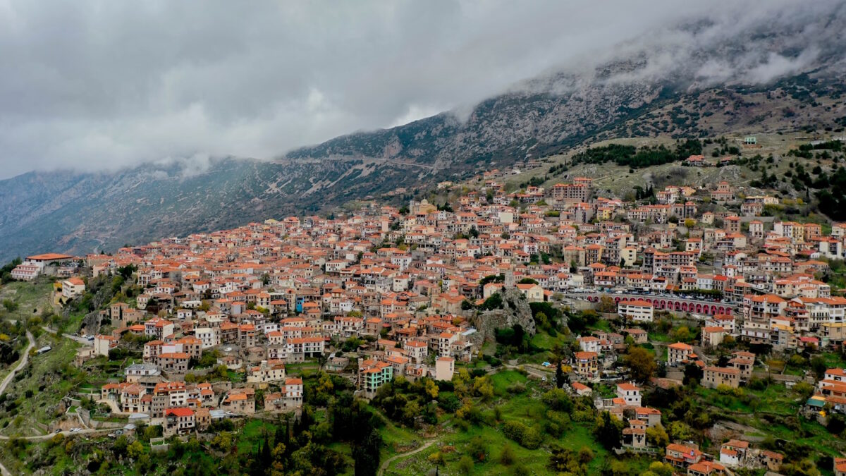 Εξοχικές κατοικίες δυο ταχυτήτων – Προκλήσεις, προοπτικές και στρατηγικές ανάπτυξης