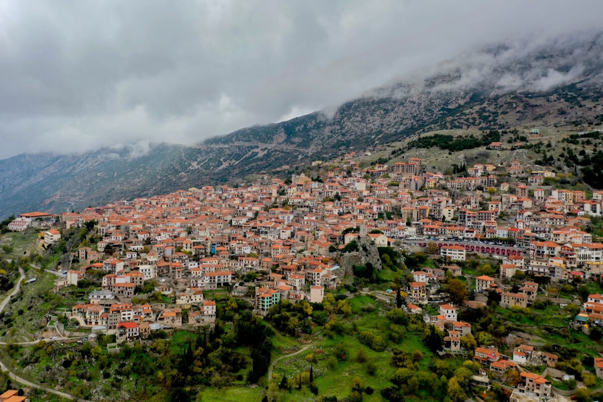 Εξοχικές κατοικίες δυο ταχυτήτων – Προκλήσεις, προοπτικές και στρατηγικές ανάπτυξης