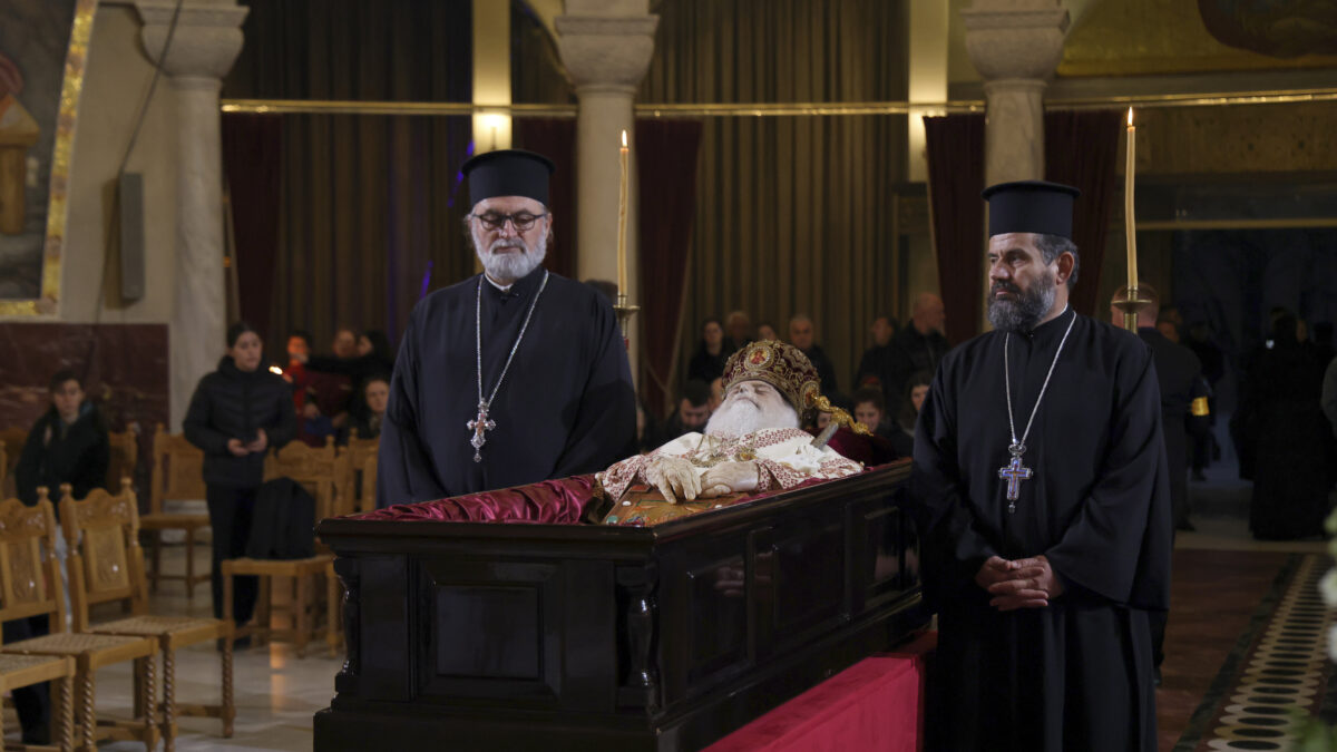 Αρχιεπίσκοπος Αναστάσιος: Ύστατο χαίρε σήμερα στον σπουδαίο ιεράρχη – Μητσοτάκης και Βαρθολομαίος στην κηδεία του