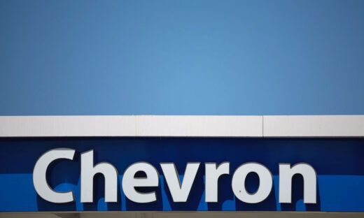 Τι ψάχνει η Chevron στο Ιόνιο  οι επενδύσεις της οικογένειας Δημ. Καλλιτσάντση στα ξενοδοχεία  ο νέος υποψήφιος για τη θέση του Γ. Γ. Βιομηχανίας  γιατί ο Χατζηδάκης επιμένει στη «δημοσιονομική σύνεση»