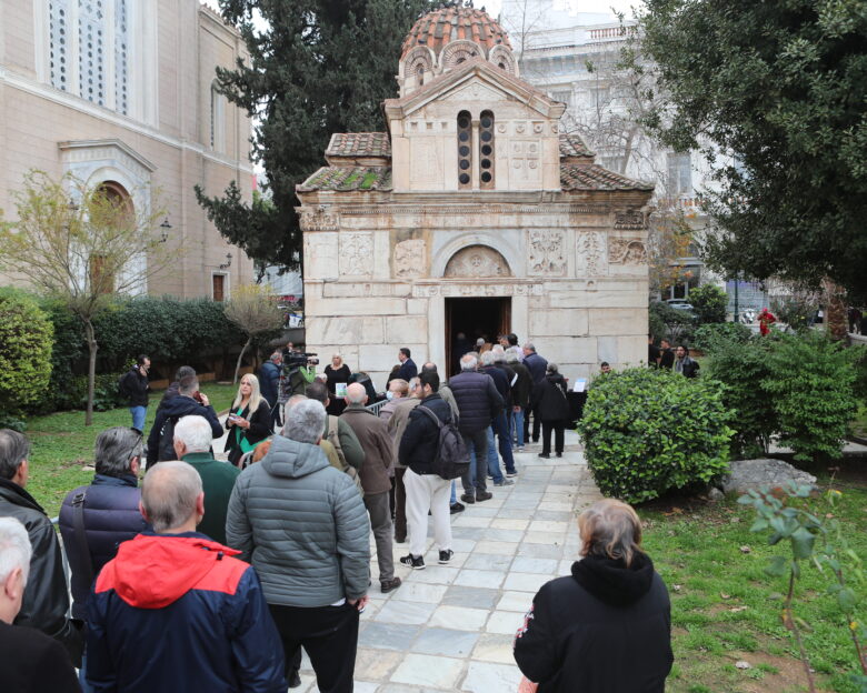 Μίμης Δομάζος: Φώτης Ιωαννίδης, Γιάννης Αλαφούζος και η κόρη του Πόπη θα εκφωνήσουν τους επικήδειους