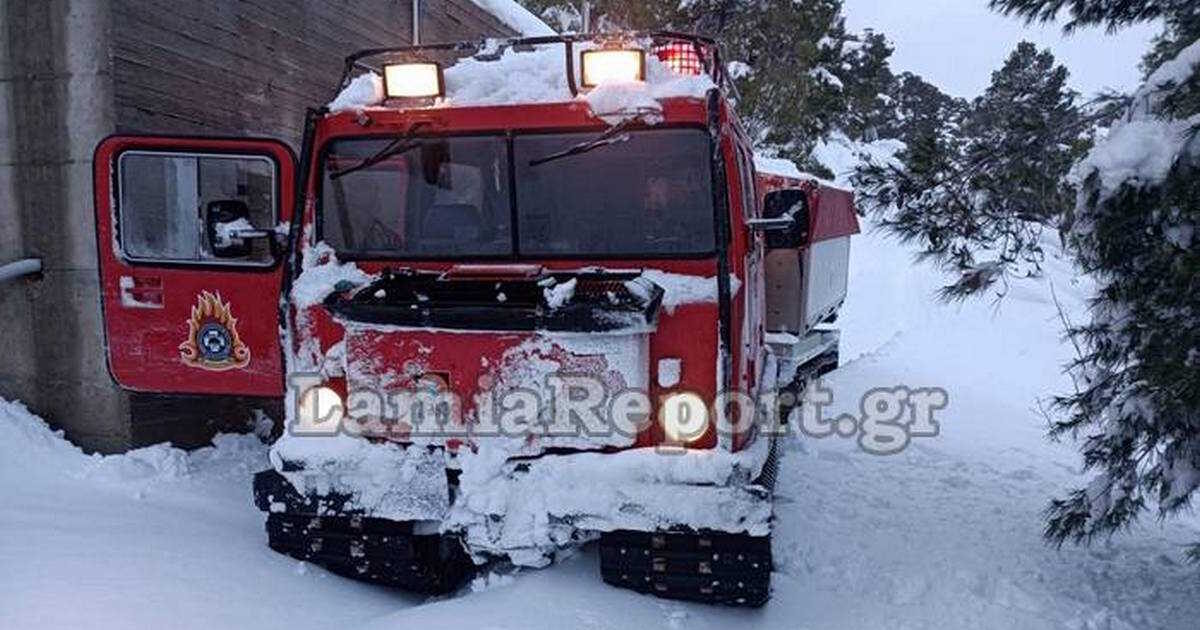 Με ερπυστριοφόρο της ΕΜΑΚ επιχείρηση απεγκλωβισμού πεζοπόρων στο χιονισμένο Καλλίδρομο