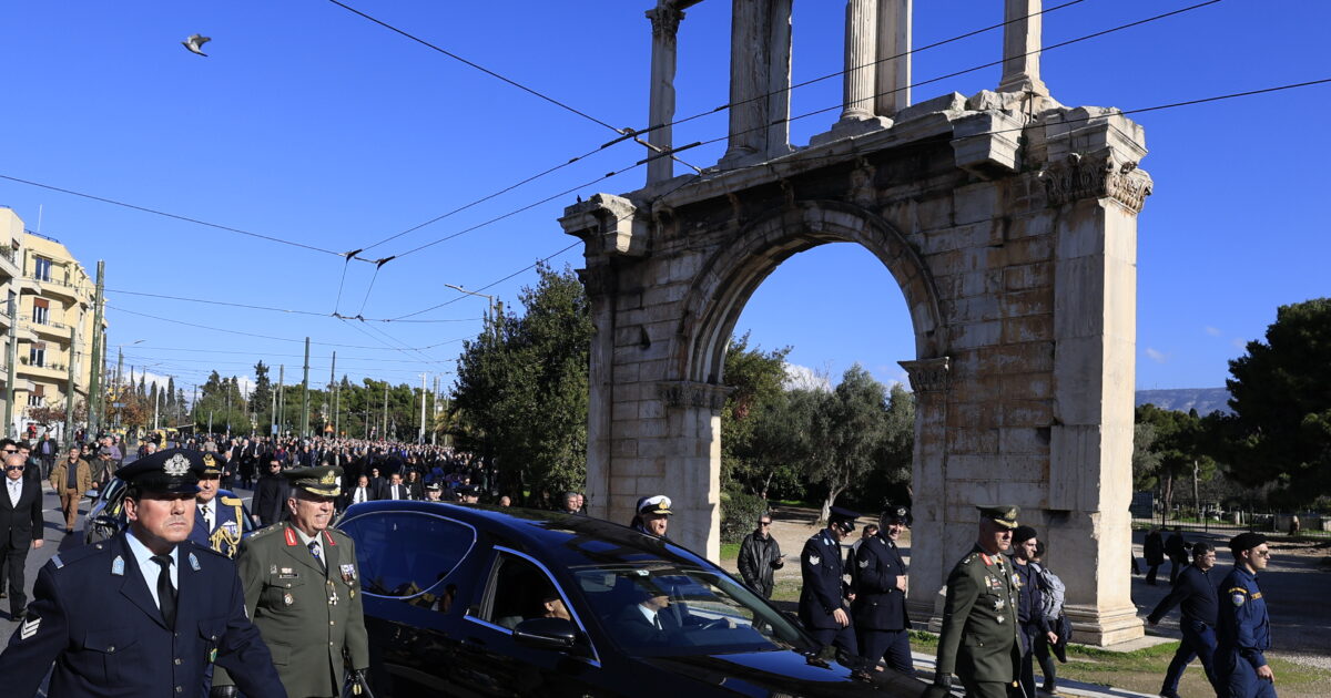 Η κηδεία του Κώστα Σημίτη μέσα από 20 φωτογραφικά κλικ