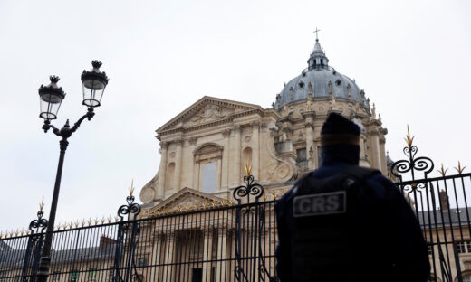 Γαλλία: Δύο ανήλικοι σκότωσαν έναν 14χρονο μπροστά στον φίλο του για να του κλέψουν το κινητό