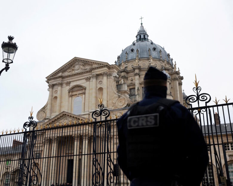 Γαλλία: Δύο ανήλικοι σκότωσαν έναν 14χρονο μπροστά στον φίλο του για να του κλέψουν το κινητό