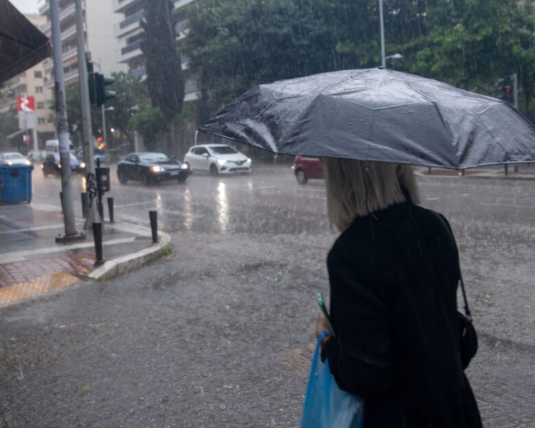 Καιρός σήμερα: Καταιγίδες στο Ιόνιο και την Ήπειρο – Από 14 ως 19 βαθμούς η θερμοκρασία