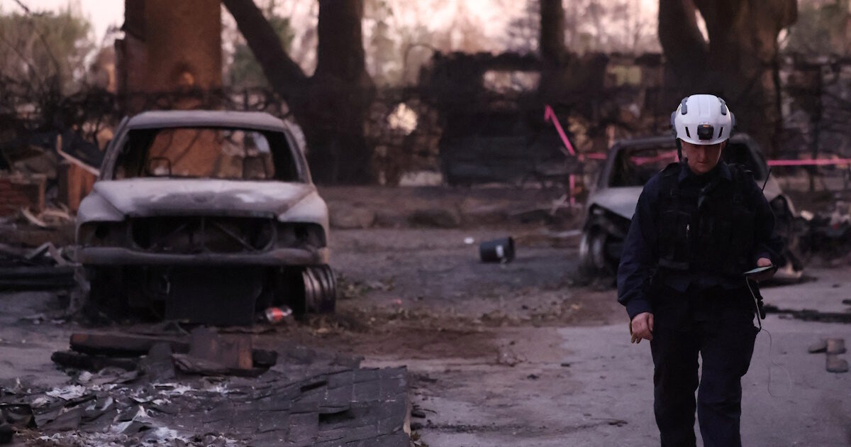 Πατέρας σε αμαξίδιο βρέθηκε νεκρός δίπλα στον γιο του που έπασχε από εγκεφαλική παράλυση