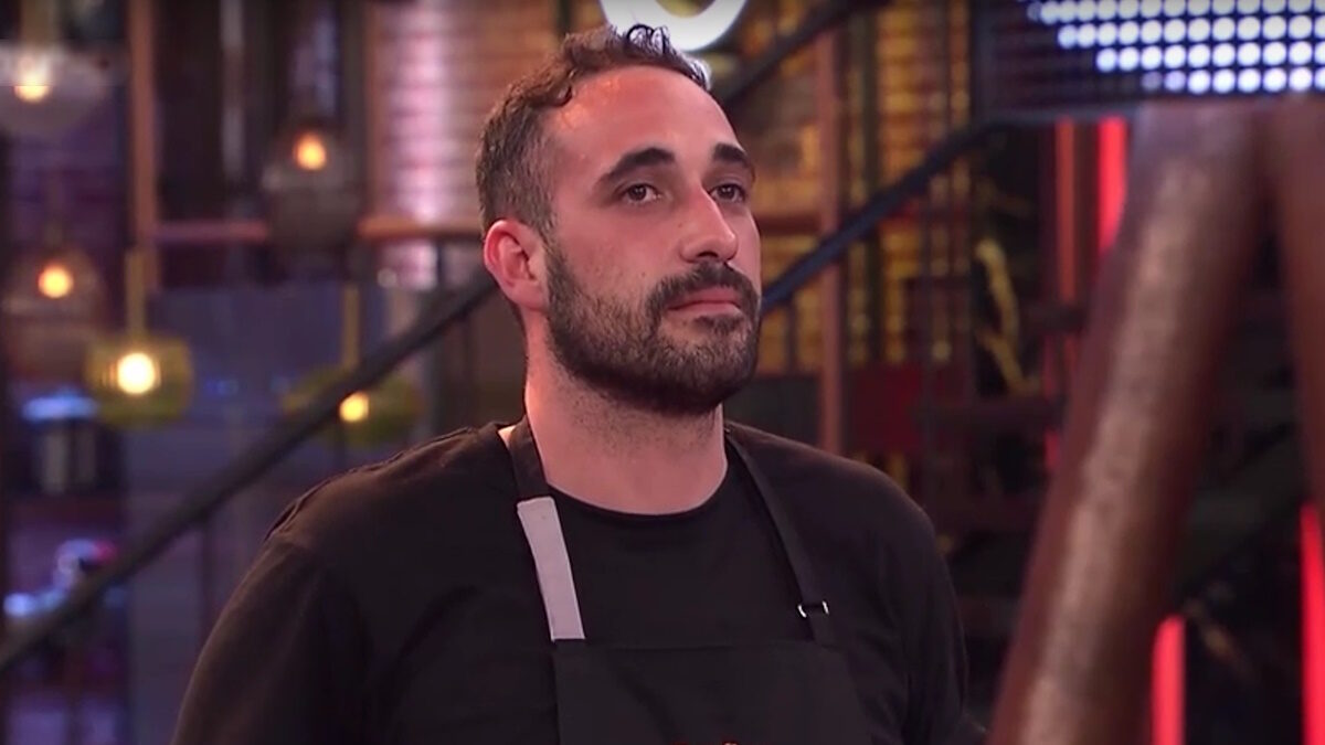 Masterchef: «Έφυγε όπως ήρθε» ο Βασίλης – Η πρώτη αποχώρηση και η συγκίνηση στο πλατό