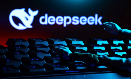 DeepSeek: Το φθηνό και με ανοιχτό κώδικα κινεζικό ΑΙ που γκρέμισε τη Wall Street κι έκανε τις ΗΠΑ να χάσουν τον ύπνο τους