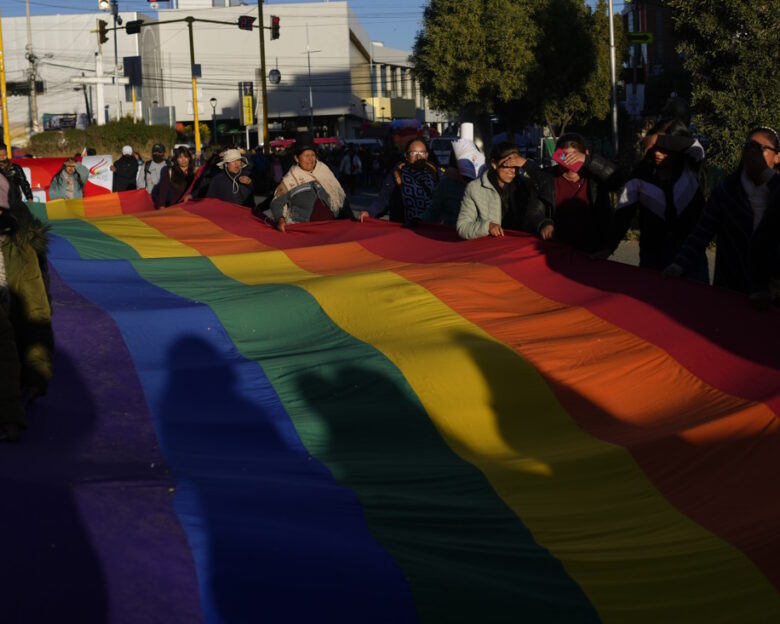 Το Πεντάγωνο συμφωνεί σε ιστορικό διακανονισμό για τους ομοφυλόφιλους στρατιωτικούς που απολύθηκαν λόγω του σεξουαλικού προσανατολισμού τους