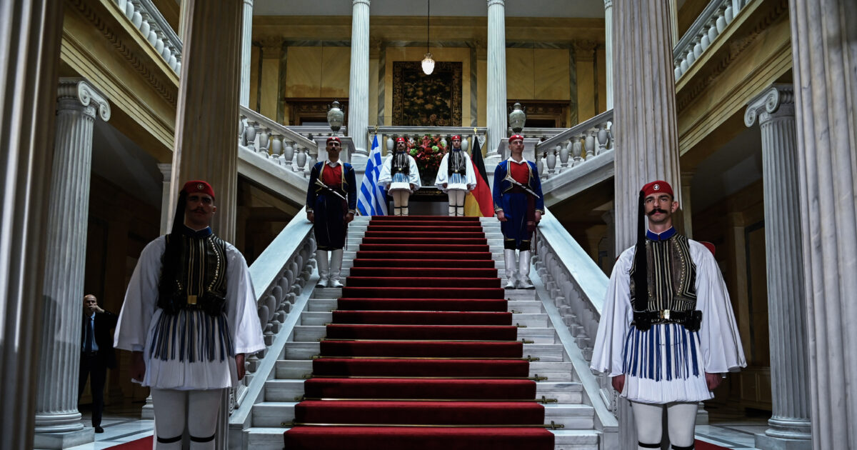 Γιατί ο Κυριάκος Μητσοτάκης επέλεξε τον Κώστα Τασούλα και όχι τον Ευάγγελο Βενιζέλο για Πρόεδρο της Δημοκρατίας