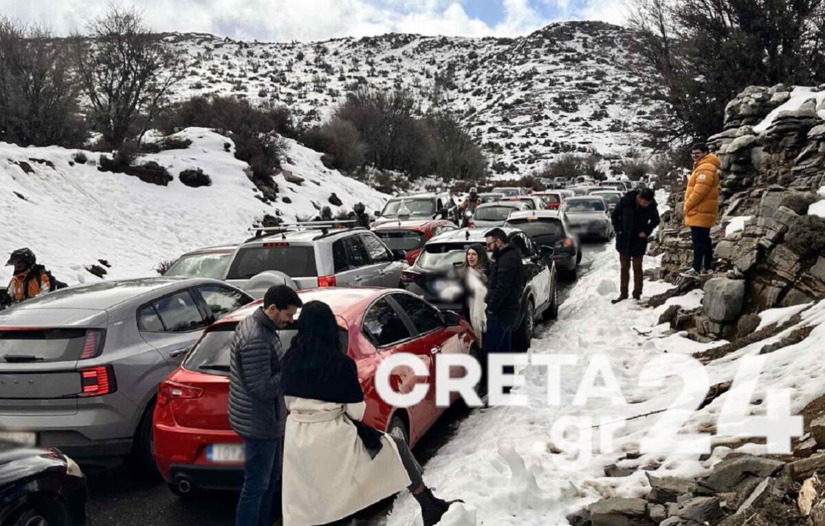 Κρήτη: Απίστευτο μποτιλιάρισμα στον χιονισμένο Ψηλορείτη