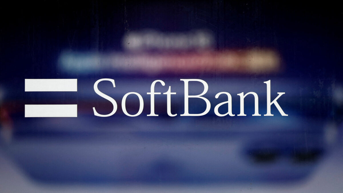 Η SoftBank θα επενδύσει έως και 25 δισ. δολάρια στην OpenAI