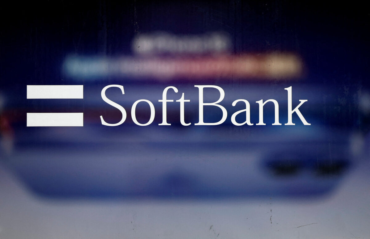 Η SoftBank θα επενδύσει έως και 25 δισ. δολάρια στην OpenAI