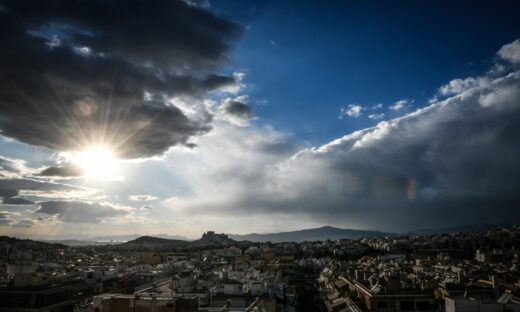 Καιρός αύριο: Ανοιξιάτικες θερμοκρασίες και βροχές στα δυτικά και το Αιγαίο