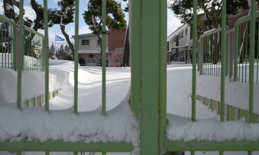 Ποια σχολεία θα παραμείνουν κλειστά την Δευτέρα λόγω της κακοκαιρίας: Όλες οι περιοχές