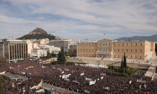 Τραγωδία των Τεμπών: Λαοθάλασσα οργής για τις 57 ψυχές – Χιλιάδες κόσμου σε όλη την Ελλάδα, βροντοφώναξε «Δεν έχω οξυγόνο»