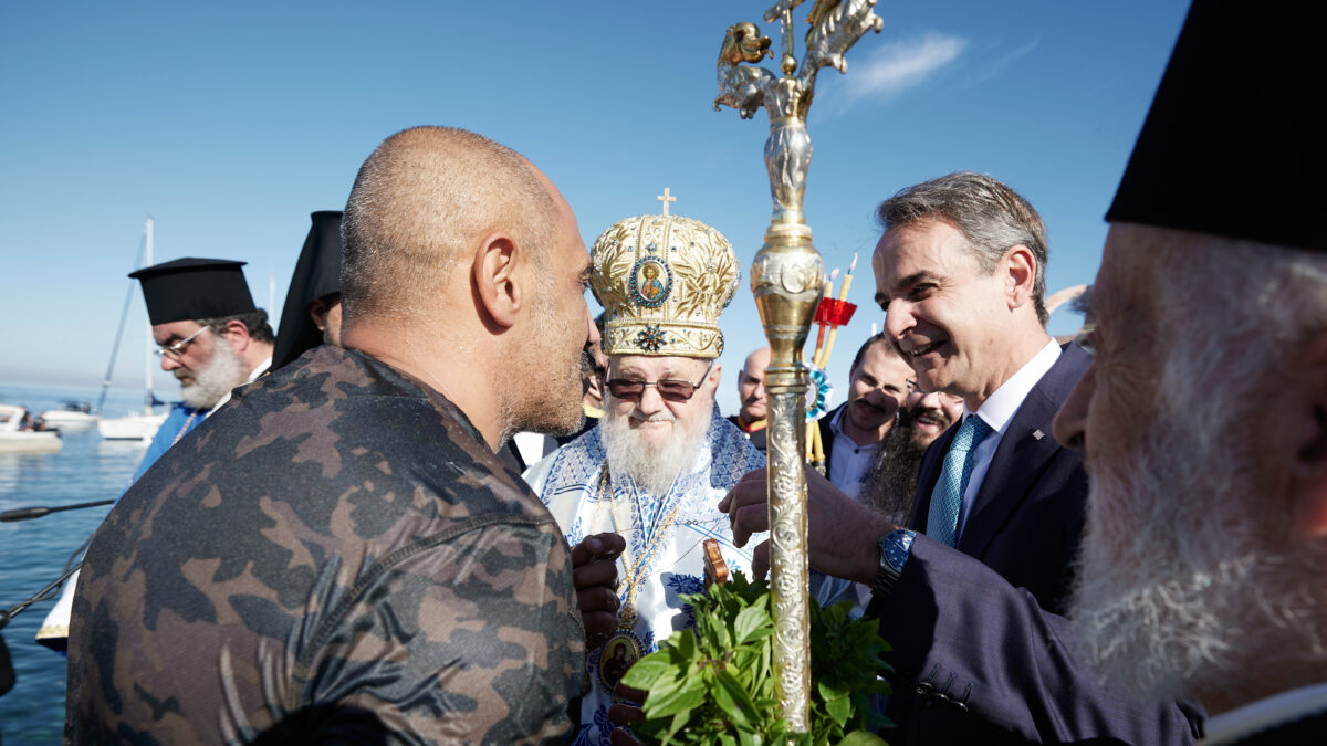 Στη Δεξαμενή για τον αγιασμό των υδάτων ο Κυριάκος Μητσοτάκης