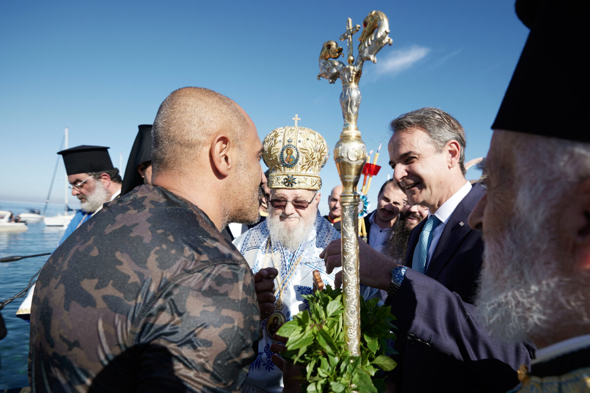 Στη Δεξαμενή για τον αγιασμό των υδάτων ο Κυριάκος Μητσοτάκης