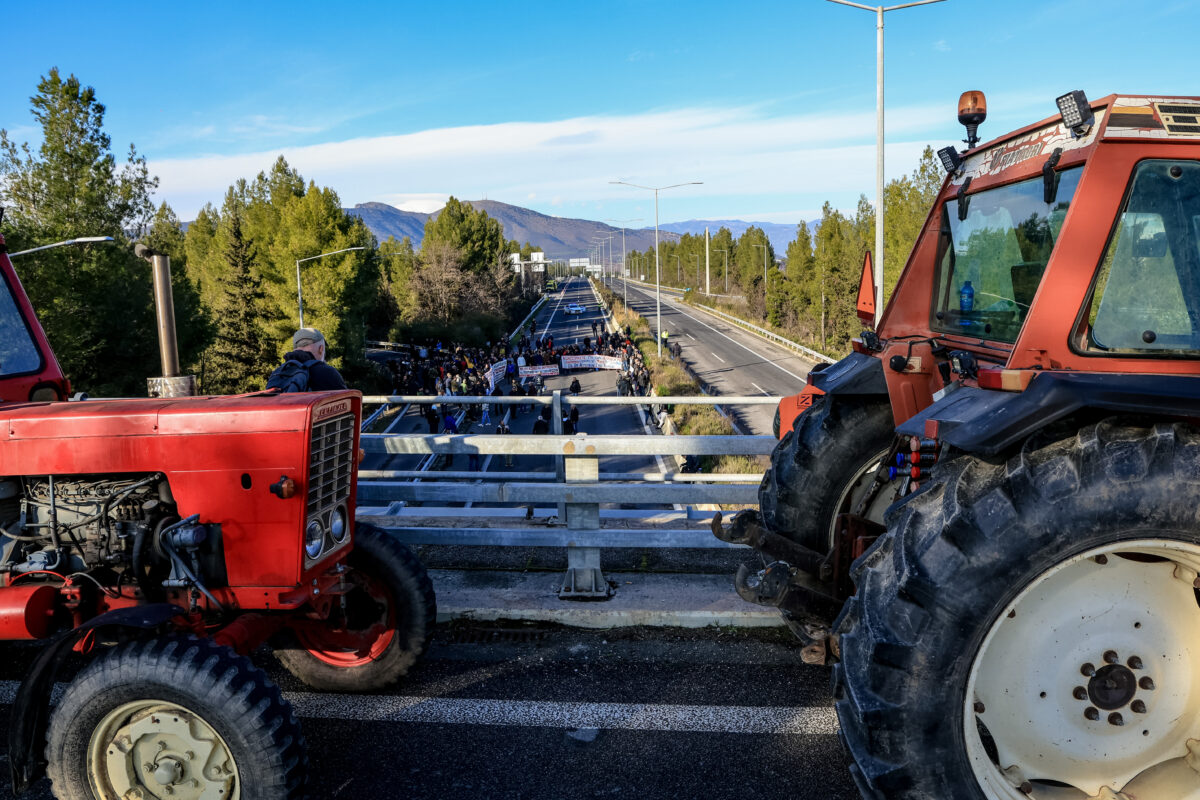 Τραυματίστηκε αστυνομικός στα επεισόδια με αγρότες στην Καρδίτσα