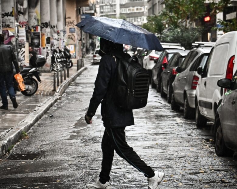 Καιρός σήμερα: Σύννεφα σε όλη τη χώρα και βροχές στα δυτικά και το Αιγαίο – Στους 19 βαθμούς η θερμοκρασία