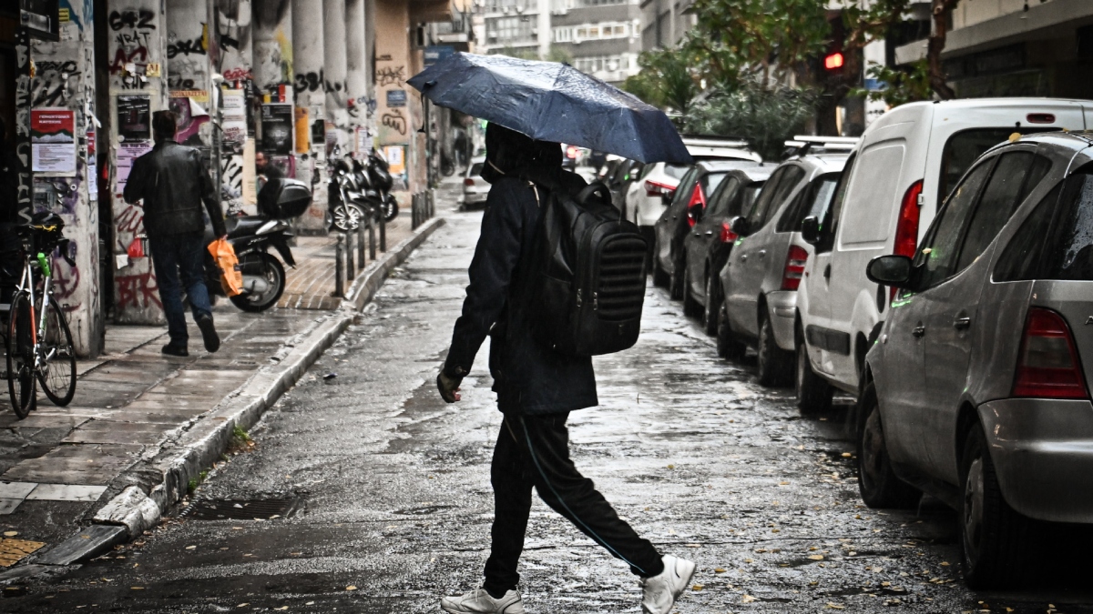 Καιρός σήμερα: Σύννεφα σε όλη τη χώρα και βροχές στα δυτικά και το Αιγαίο – Στους 19 βαθμούς η θερμοκρασία