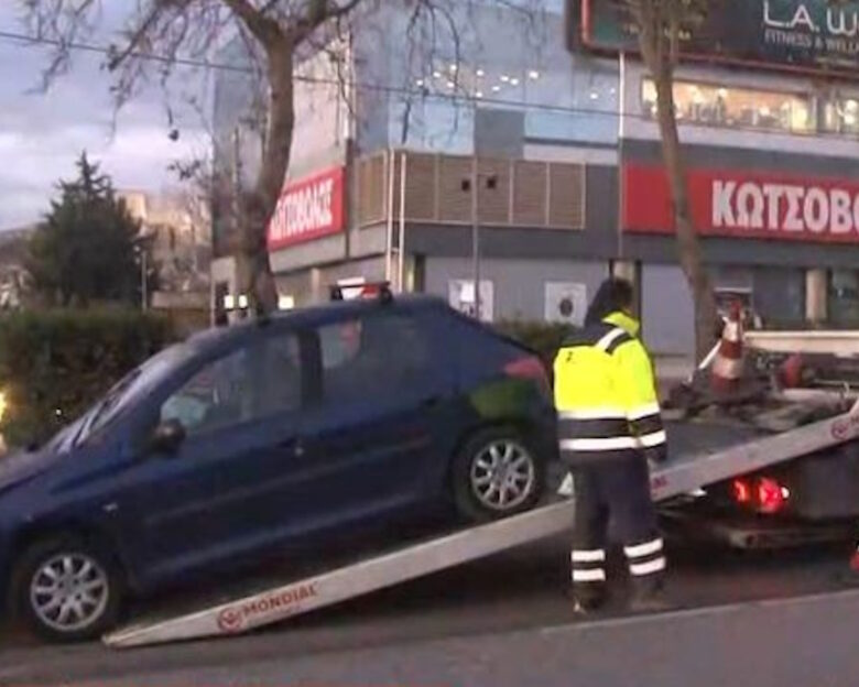 Χαϊδάρι: Καραμπόλα τριών αυτοκινήτων στη Λεωφόρο Αθηνών – Ένας ελαφρά τραυματίας