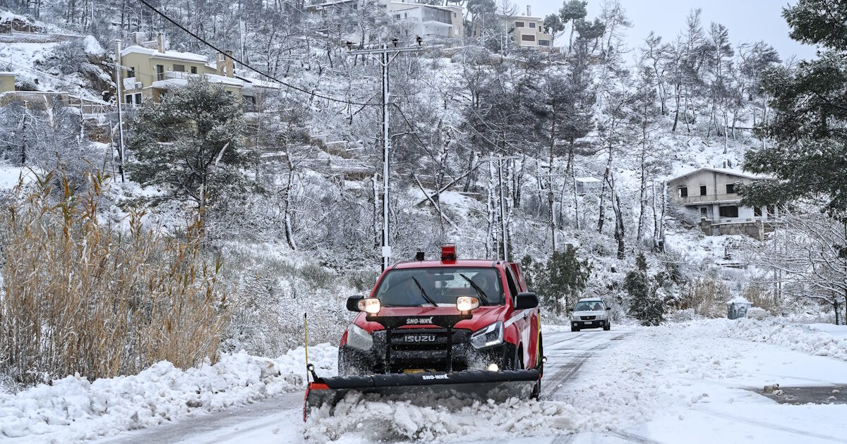 Σε επιφυλακή οι πυροσβεστικές υπηρεσίες λόγω της σφοδρής επιδείνωσης του καιρού