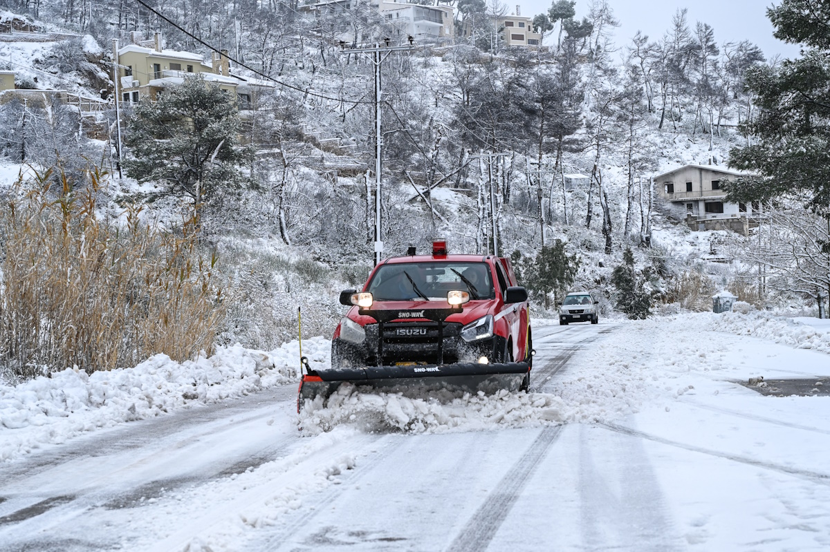 Σε επιφυλακή οι πυροσβεστικές υπηρεσίες λόγω της σφοδρής επιδείνωσης του καιρού – Συστάσεις από την Πολιτική Προστασία