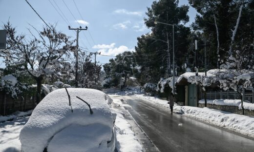 Καιρός: Έρχεται ψυχρή εισβολή με καταιγίδες και χιόνια – Κατακόρυφη πτώση της θερμοκρασίας