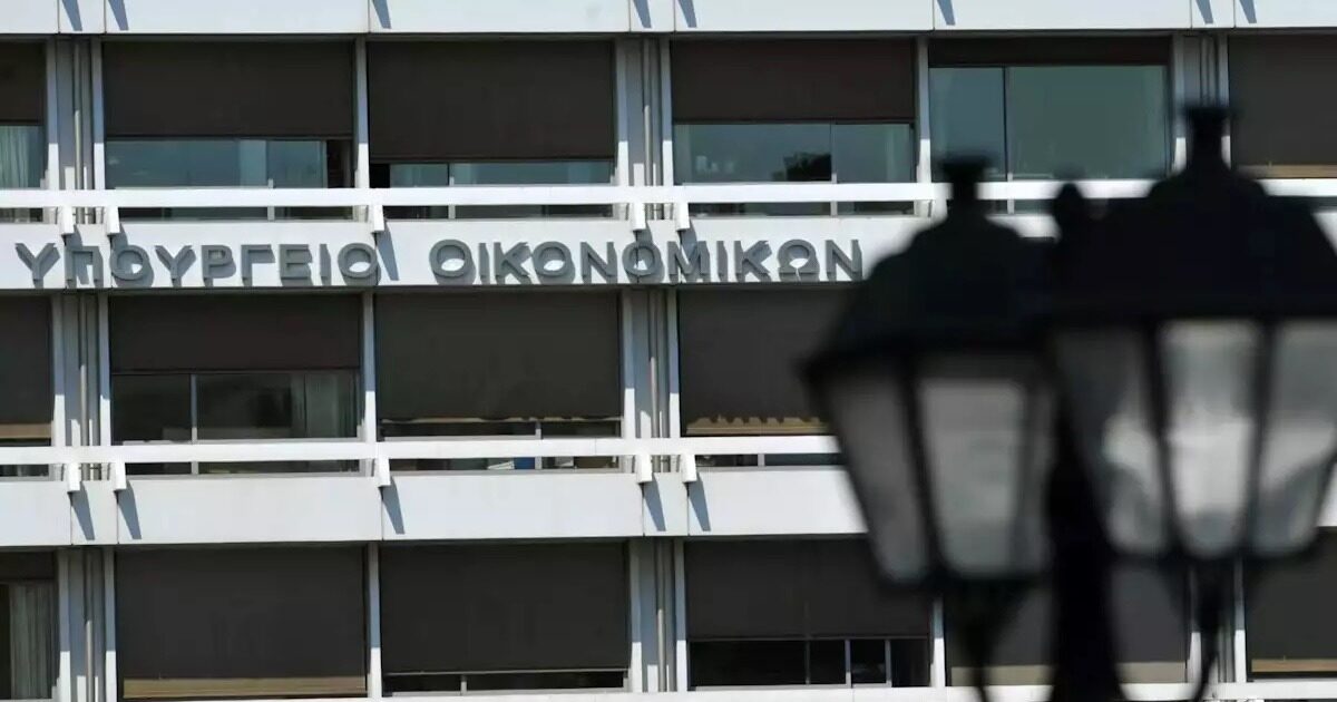 Κυβερνητική παρέμβαση για τις τιμές στα ασφάλιστρα υγείας