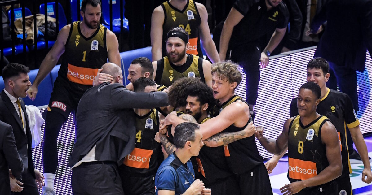 ΑΕΚ 85-86: Γκρέι και Χαμπ έφεραν την κιτρινόμαυρη «απόδραση» από τη Ρόδο