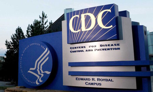 CDC: Ανησυχία για επιστήμονες από το «μπλακ άουτ» σε σελίδες για τον HIV και τους ΛΟΑΤΚΙ με εντολή Τραμπ