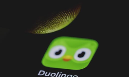 «Πέθανε» η πράσινη κουκουβάγια του Duolingo – «Αντί για λουλούδια, κάντε ένα μάθημα»