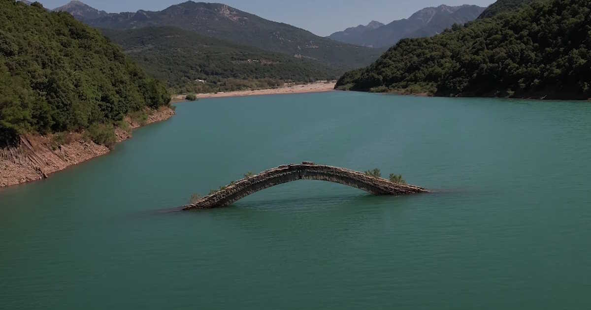 Το γεφύρι του Μανώλη που εξαφανίζεται τον χειμώνα και εμφανίζεται το καλοκαίρι