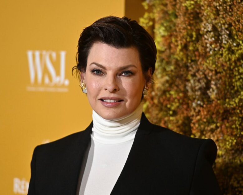 Linda Evangelista: Όταν έδειξα στους φίλους μου τις ουλές από τη μαστεκτομή, με έκαναν να νιώσω όμορφη