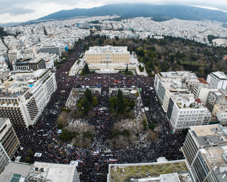 Τέμπη: Μεγαλειώδεις και ειρηνικές διαδηλώσεις σε όλη την Ελλάδα